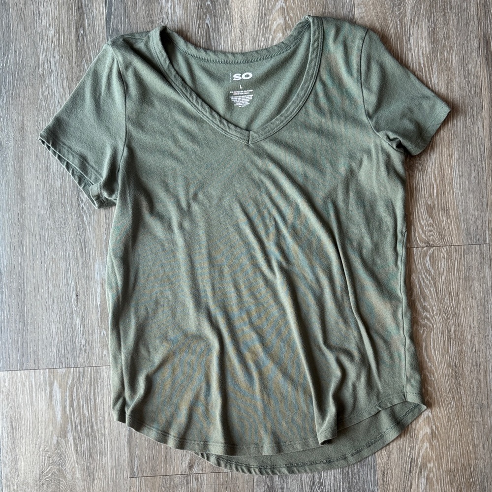 SO Olive Green V-Neck Short Sleeve Tee